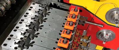 볼트 포머와 파트 포머 기계의 차이점